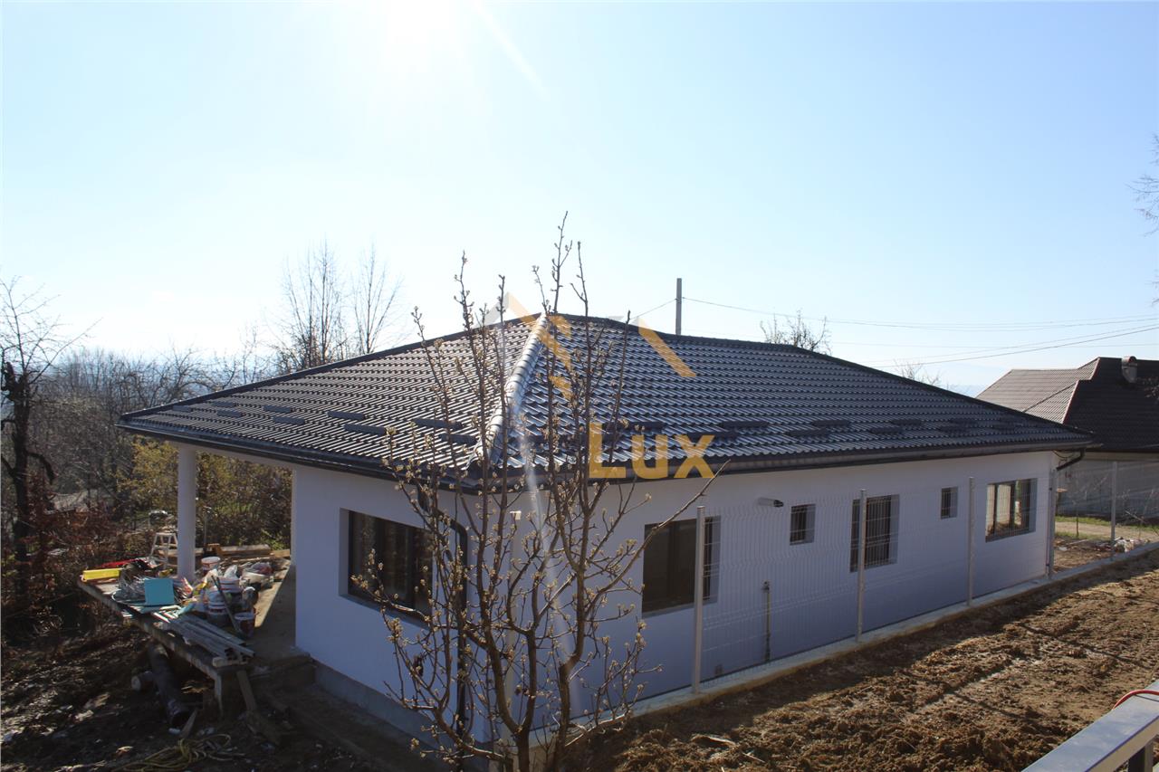 Casa de vanzare in Grosi cu 700 mp teren